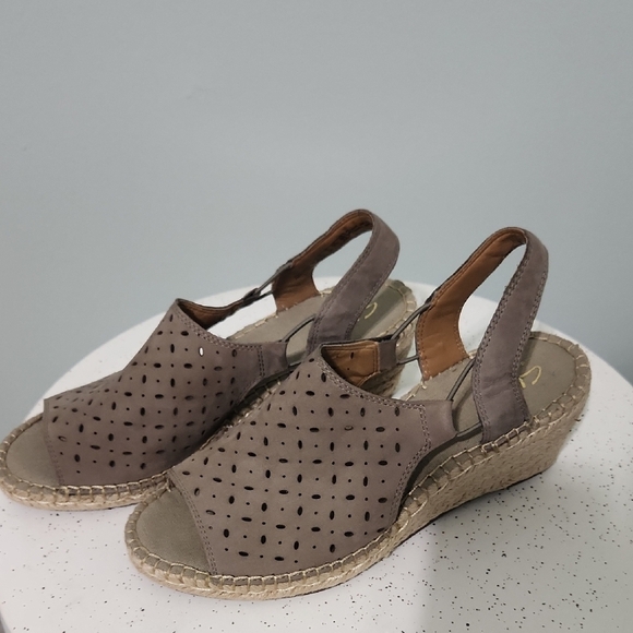 Clarks Women's Taupe Espadrille Slingbacks - Picture 2 of 4